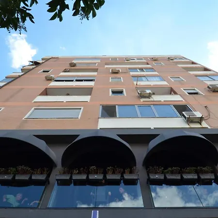 Apartment Dion *