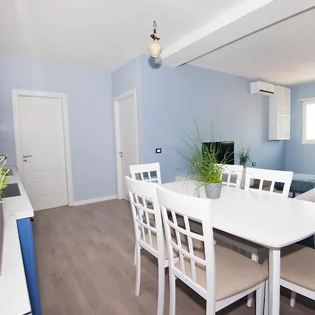 Apartment Dion *